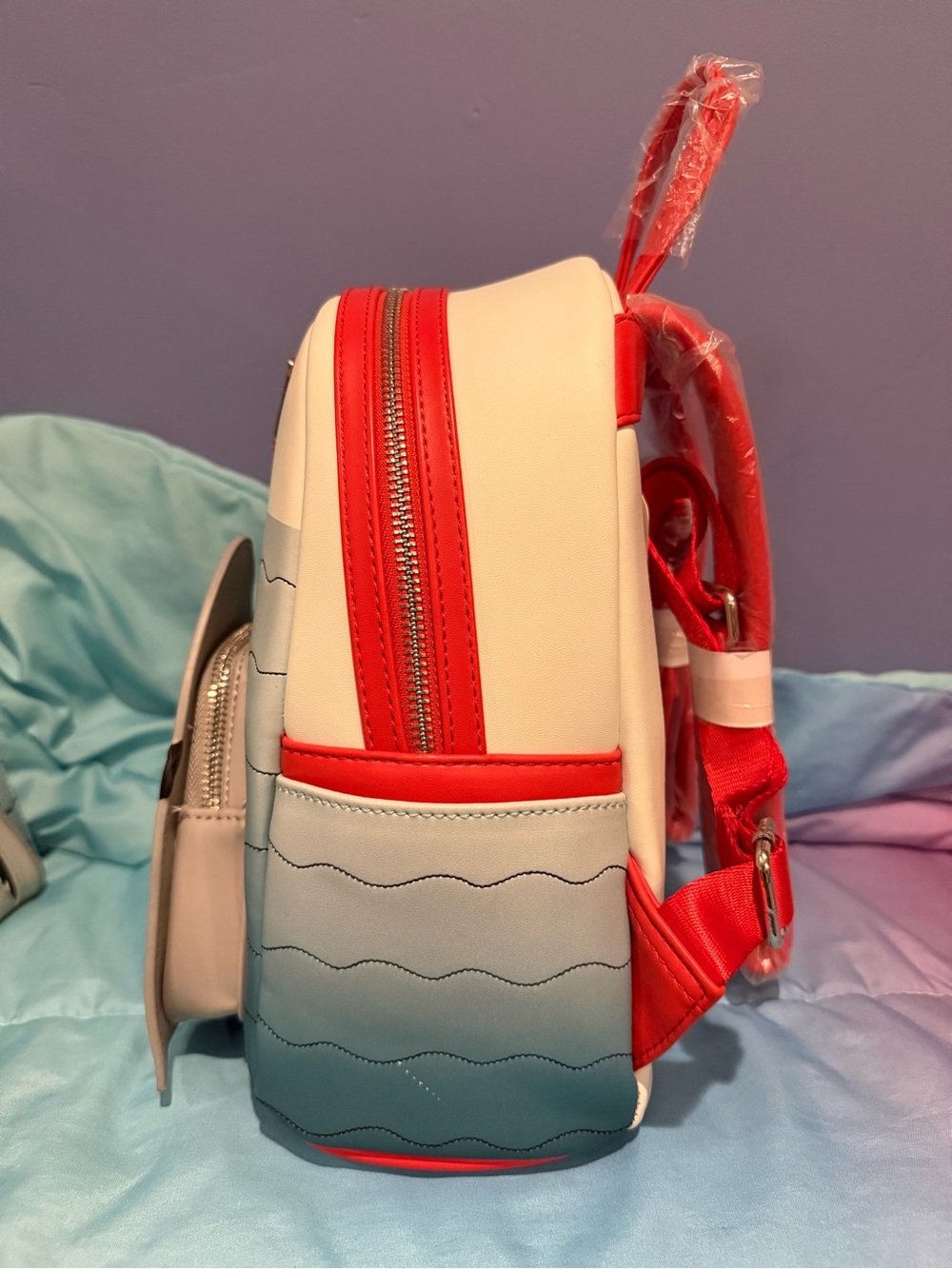 Jaws Loungefly Mini Backpack & Wallet Set - Picture 4 of 10